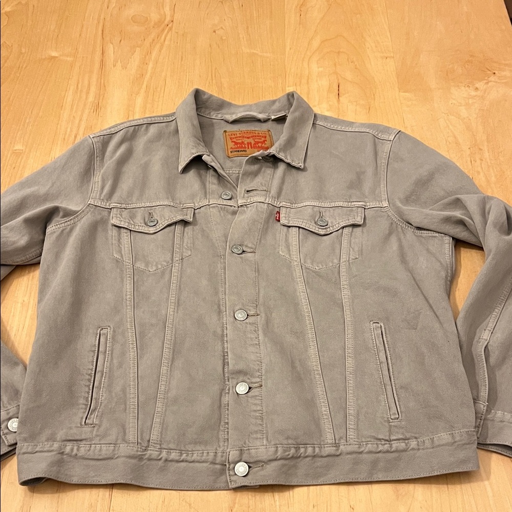 Levi's Men's Light Grayish Tan Denim Trucker Jacket